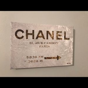 Oliver gal Chanel picture